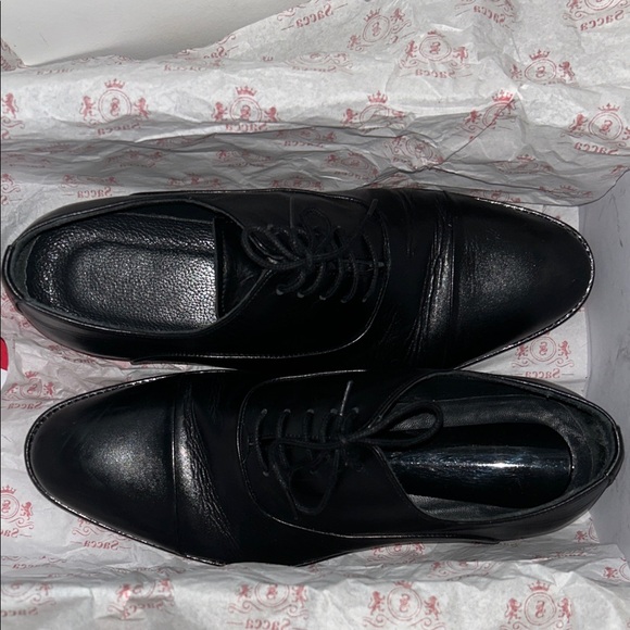 Elegant Black Leather Derby Shoes - Picture 6 of 8